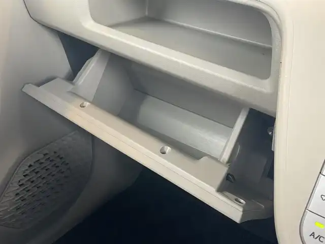 ダイハツ ムーヴ X SAⅢ 静岡県 2019(令1)年 6万km ファイアークォーツレッドM ４ＷＤ車/衝突軽減Ｂ　/オートハイビーム /リアセンサー /純正ナビ　/地デジ　/Ｂカメラ　/ステアリングスイッチ/運転席シートヒーター　　/社外１４インチＡＷ　/ＩＳＦＩＸ　/スマートキー　/スペアキー　/保証書　/取説