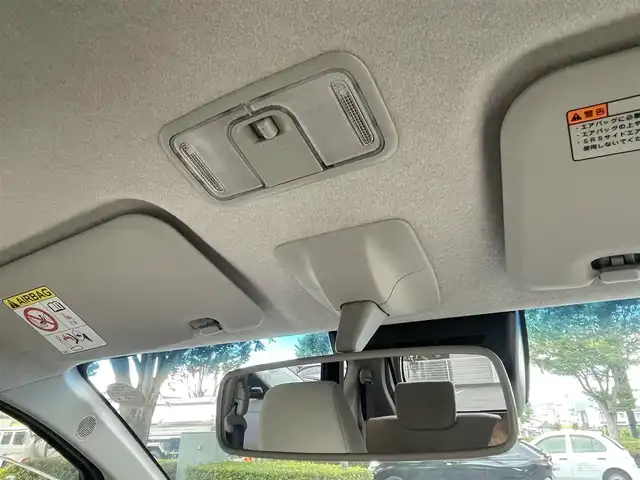ダイハツ ムーヴ X SAⅢ 静岡県 2019(令1)年 6万km ファイアークォーツレッドM ４ＷＤ車/衝突軽減Ｂ　/オートハイビーム /リアセンサー /純正ナビ　/地デジ　/Ｂカメラ　/ステアリングスイッチ/運転席シートヒーター　　/社外１４インチＡＷ　/ＩＳＦＩＸ　/スマートキー　/スペアキー　/保証書　/取説