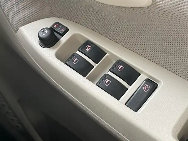 ダイハツ ムーヴ X SAⅢ 静岡県 2019(令1)年 6万km ファイアークォーツレッドM ４ＷＤ車/衝突軽減Ｂ　/オートハイビーム /リアセンサー /純正ナビ　/地デジ　/Ｂカメラ　/ステアリングスイッチ/運転席シートヒーター　　/社外１４インチＡＷ　/ＩＳＦＩＸ　/スマートキー　/スペアキー　/保証書　/取説