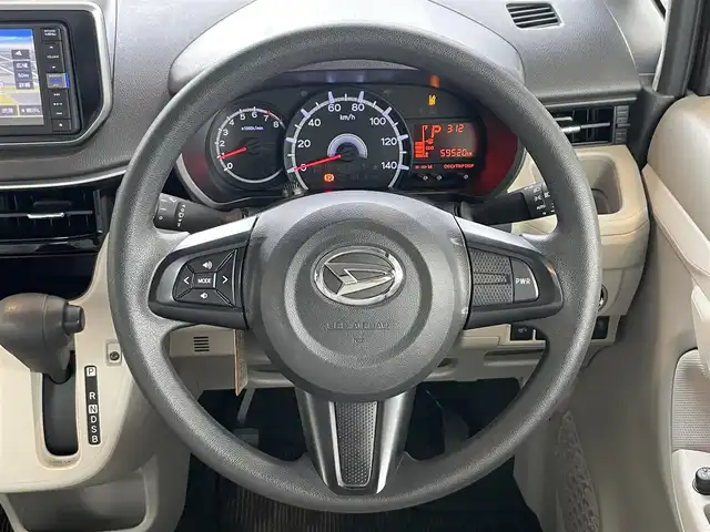 ダイハツ ムーヴ X SAⅢ 静岡県 2019(令1)年 6万km ファイアークォーツレッドM ４ＷＤ車/衝突軽減Ｂ　/オートハイビーム /リアセンサー /純正ナビ　/地デジ　/Ｂカメラ　/ステアリングスイッチ/運転席シートヒーター　　/社外１４インチＡＷ　/ＩＳＦＩＸ　/スマートキー　/スペアキー　/保証書　/取説