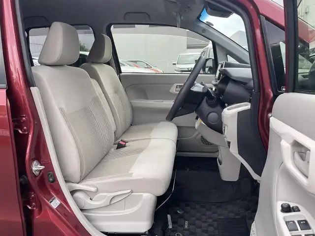 ダイハツ ムーヴ X SAⅢ 静岡県 2019(令1)年 6万km ファイアークォーツレッドM ４ＷＤ車/衝突軽減Ｂ　/オートハイビーム /リアセンサー /純正ナビ　/地デジ　/Ｂカメラ　/ステアリングスイッチ/運転席シートヒーター　　/社外１４インチＡＷ　/ＩＳＦＩＸ　/スマートキー　/スペアキー　/保証書　/取説