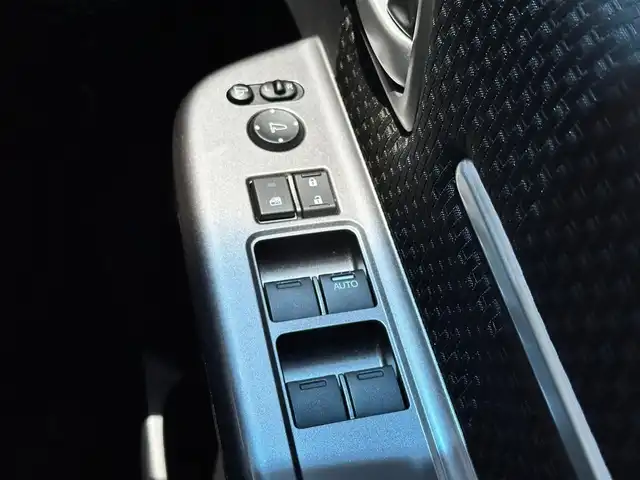 ホンダ ステップワゴン スパーダ ハイブリッド G ホンダセンシング 宮城県 2018(平30)年 5.7万km オブシダンブルーパール ホンダセンシング/●衝突軽減ブレーキ〈CMBS〉/●誤発進抑制機能/●歩行者事故低減ステアリング/●路外逸脱抑制機能/●渋滞追従機能付ACC〈アダプティブ・クルーズ・コントロール〉/●LKAS〈車線維持支援システム〉/●先行車発進お知らせ機能/●標識認識機能/純正ナビ（VXM-194VFi）/・CD/DVD/・Bluetooth/・フルセグTV/バックカメラ/ビルトインETC/ドライブレコーダー/両側パワースライドドア/革巻きステアリング/ステアリングスイッチ/電動パーキングブレーキ/ブレーキホールド/LEDヘッドランプ/フォグランプ/オートライト/スマートキー＆プッシュスタート/電動格納ミラー/フロント・フルオートエアコンディショナー＋リア・マニュアルクーラー/純正16インチAW/純正フロアマット/ドアバイザー/Wエアバッグ