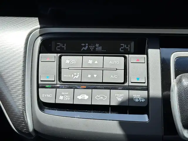 ホンダ ステップワゴン スパーダ ハイブリッド G ホンダセンシング 宮城県 2018(平30)年 5.7万km オブシダンブルーパール ホンダセンシング/●衝突軽減ブレーキ〈CMBS〉/●誤発進抑制機能/●歩行者事故低減ステアリング/●路外逸脱抑制機能/●渋滞追従機能付ACC〈アダプティブ・クルーズ・コントロール〉/●LKAS〈車線維持支援システム〉/●先行車発進お知らせ機能/●標識認識機能/純正ナビ（VXM-194VFi）/・CD/DVD/・Bluetooth/・フルセグTV/バックカメラ/ビルトインETC/ドライブレコーダー/両側パワースライドドア/革巻きステアリング/ステアリングスイッチ/電動パーキングブレーキ/ブレーキホールド/LEDヘッドランプ/フォグランプ/オートライト/スマートキー＆プッシュスタート/電動格納ミラー/フロント・フルオートエアコンディショナー＋リア・マニュアルクーラー/純正16インチAW/純正フロアマット/ドアバイザー/Wエアバッグ