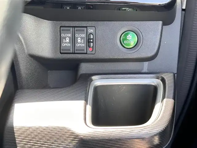 ホンダ ステップワゴン スパーダ ハイブリッド G ホンダセンシング 宮城県 2018(平30)年 5.7万km オブシダンブルーパール ホンダセンシング/●衝突軽減ブレーキ〈CMBS〉/●誤発進抑制機能/●歩行者事故低減ステアリング/●路外逸脱抑制機能/●渋滞追従機能付ACC〈アダプティブ・クルーズ・コントロール〉/●LKAS〈車線維持支援システム〉/●先行車発進お知らせ機能/●標識認識機能/純正ナビ（VXM-194VFi）/・CD/DVD/・Bluetooth/・フルセグTV/バックカメラ/ビルトインETC/ドライブレコーダー/両側パワースライドドア/革巻きステアリング/ステアリングスイッチ/電動パーキングブレーキ/ブレーキホールド/LEDヘッドランプ/フォグランプ/オートライト/スマートキー＆プッシュスタート/電動格納ミラー/フロント・フルオートエアコンディショナー＋リア・マニュアルクーラー/純正16インチAW/純正フロアマット/ドアバイザー/Wエアバッグ