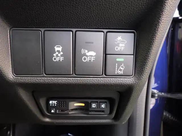 ホンダ ステップワゴン スパーダ ハイブリッド G ホンダセンシング 千葉県 2018(平30)年 5.7万km オブシダンブルーパール ホンダセンシング/●衝突軽減ブレーキ〈CMBS〉/●誤発進抑制機能/●歩行者事故低減ステアリング/●路外逸脱抑制機能/●渋滞追従機能付ACC〈アダプティブ・クルーズ・コントロール〉/●LKAS〈車線維持支援システム〉/●先行車発進お知らせ機能/●標識認識機能/純正ナビ（VXM-194VFi）/・CD/DVD/・Bluetooth/・フルセグTV/バックカメラ/ビルトインETC/ドライブレコーダー/両側パワースライドドア/革巻きステアリング/ステアリングスイッチ/電動パーキングブレーキ/ブレーキホールド/LEDヘッドランプ/フォグランプ/オートライト/スマートキー＆プッシュスタート/電動格納ミラー/フロント・フルオートエアコンディショナー＋リア・マニュアルクーラー/純正16インチAW/純正フロアマット/ドアバイザー/Wエアバッグ