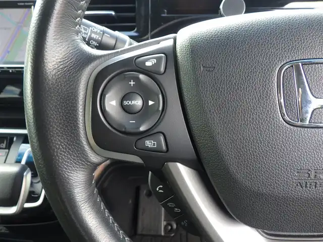 ホンダ ステップワゴン スパーダ ハイブリッド G ホンダセンシング 千葉県 2018(平30)年 5.7万km オブシダンブルーパール ホンダセンシング/●衝突軽減ブレーキ〈CMBS〉/●誤発進抑制機能/●歩行者事故低減ステアリング/●路外逸脱抑制機能/●渋滞追従機能付ACC〈アダプティブ・クルーズ・コントロール〉/●LKAS〈車線維持支援システム〉/●先行車発進お知らせ機能/●標識認識機能/純正ナビ（VXM-194VFi）/・CD/DVD/・Bluetooth/・フルセグTV/バックカメラ/ビルトインETC/ドライブレコーダー/両側パワースライドドア/革巻きステアリング/ステアリングスイッチ/電動パーキングブレーキ/ブレーキホールド/LEDヘッドランプ/フォグランプ/オートライト/スマートキー＆プッシュスタート/電動格納ミラー/フロント・フルオートエアコンディショナー＋リア・マニュアルクーラー/純正16インチAW/純正フロアマット/ドアバイザー/Wエアバッグ