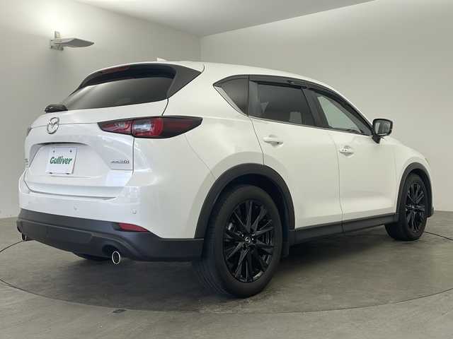 マツダ ＣＸ－５ XD ブラックトーンエディション 兵庫県 2022(令4)年 5.1万km スノーフレイクホワイトパールマイカ ・純正ナビ&TV&USB&BT&スマホ連携/・全方位カメラ/・スマートキー/・ＥＴＣ/・前後ドライブレコーダー/・ハーフレザーシート/・シートヒーター/・ステアリングヒーター/・ヘッドアップディスプレイ/・i-ACTIVSENSE/・ブラインドスポットモニター/・追従型クルーズコントロール/・衝突被害軽減ブレーキ/・レーンキープ・アシスト・システム/・AT誤発進抑制制御/・スマート・シティ・ブレーキ・サポート/・コーナーセンサー/・ＬＥＤオートライト/・電動リアゲート/・純正フロアマット/・純正AW/・横滑り防止装置