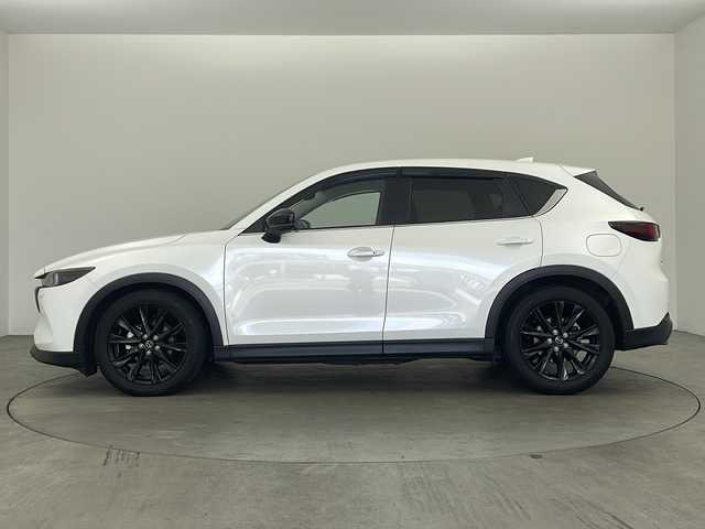 マツダ ＣＸ－５ XD ブラックトーンエディション 兵庫県 2022(令4)年 5.1万km スノーフレイクホワイトパールマイカ ・純正ナビ&TV&USB&BT&スマホ連携/・全方位カメラ/・スマートキー/・ＥＴＣ/・前後ドライブレコーダー/・ハーフレザーシート/・シートヒーター/・ステアリングヒーター/・ヘッドアップディスプレイ/・i-ACTIVSENSE/・ブラインドスポットモニター/・追従型クルーズコントロール/・衝突被害軽減ブレーキ/・レーンキープ・アシスト・システム/・AT誤発進抑制制御/・スマート・シティ・ブレーキ・サポート/・コーナーセンサー/・ＬＥＤオートライト/・電動リアゲート/・純正フロアマット/・純正AW/・横滑り防止装置