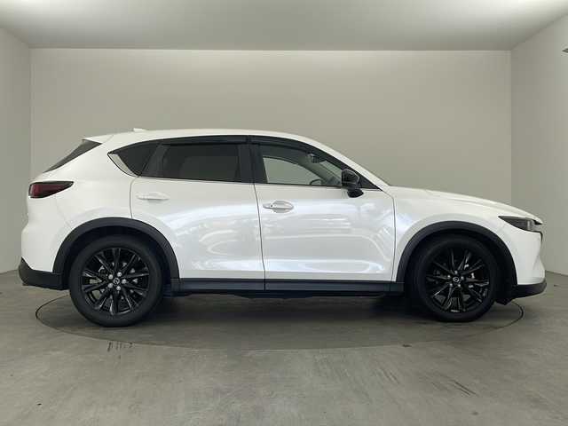 マツダ ＣＸ－５ XD ブラックトーンエディション 兵庫県 2022(令4)年 5.1万km スノーフレイクホワイトパールマイカ ・純正ナビ&TV&USB&BT&スマホ連携/・全方位カメラ/・スマートキー/・ＥＴＣ/・前後ドライブレコーダー/・ハーフレザーシート/・シートヒーター/・ステアリングヒーター/・ヘッドアップディスプレイ/・i-ACTIVSENSE/・ブラインドスポットモニター/・追従型クルーズコントロール/・衝突被害軽減ブレーキ/・レーンキープ・アシスト・システム/・AT誤発進抑制制御/・スマート・シティ・ブレーキ・サポート/・コーナーセンサー/・ＬＥＤオートライト/・電動リアゲート/・純正フロアマット/・純正AW/・横滑り防止装置