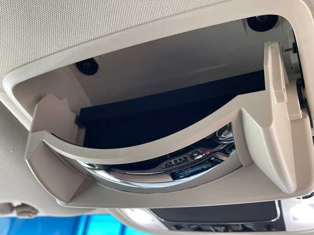 ホンダ オデッセイ ハイブリッド e:HEVアブソルート EX 埼玉県 2021(令3)年 4.4万km プラチナホワイトパール ホンダセンシング /純正10インチメモリナビ/　　CD/DVD/BT/フルセグ/HDMI /全方位カメラ /両側パワースライドドア /パワーバックドア /レーダークルーズコントロール /LEDオートライト /ハーフレザーシート/パワーシート /シートヒーター /純正18インチアルミホイール/ブラインドスポットモニター/ステアリングスイッチ/電子パーキング/純正ETC2.0