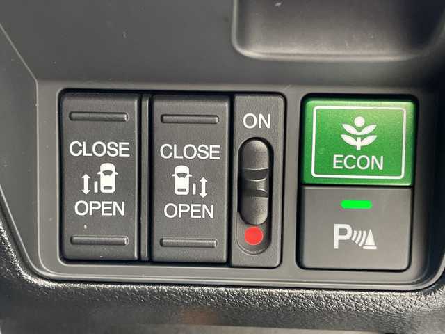 ホンダ オデッセイ ハイブリッド e:HEVアブソルート EX 埼玉県 2021(令3)年 4.4万km プラチナホワイトパール ホンダセンシング /純正10インチメモリナビ/　　CD/DVD/BT/フルセグ/HDMI /全方位カメラ /両側パワースライドドア /パワーバックドア /レーダークルーズコントロール /LEDオートライト /ハーフレザーシート/パワーシート /シートヒーター /純正18インチアルミホイール/ブラインドスポットモニター/ステアリングスイッチ/電子パーキング/純正ETC2.0