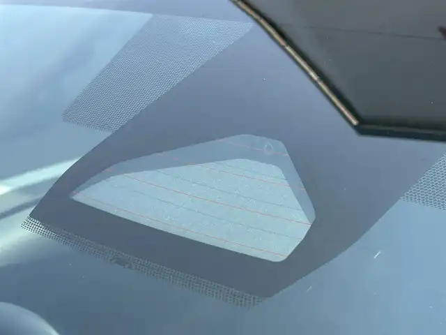 トヨタ プリウス U 栃木県 2023(令5)年 0.9万km プラチナホワイトパールマイカ トヨタセーフティセンス/純正9インチナビ/フルセグテレビ/パノラミックビューモニター/ドライブレコーダー/ETC2.0/レーダークルーズコントロール/スタッドレスタイヤ＋社外AW積込/スマートキー/純正フロアマット/LEDオートライト/純正アルミホイール/コーナーセンサー/プッシュスタート/横滑り防止装置/100V充電