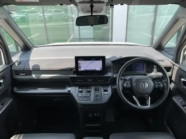 ホンダ ステップワゴン スパーダ eHEV プレミアムライン 香川県 2022(令4)年 3万km プラチナホワイトパール 登録時走行距離：29267km/純正SDナビゲーション/→CD/DVD 再生/→フルセグTV/全方位カメラ/ビルトインETC/ステアリングリモコン/レーダークルーズコントロール/シートヒーター/パワーシート/両側パワースライド/前後コーナーセンサー/LEDオートライト/フォグランプ/電格ウィンカーミラー/レーンキープアシスト/横滑り防止装置/衝突被害軽減システム/スマートキー