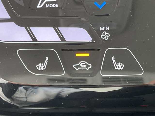 三菱 デリカミニ T プレミアム 愛知県 2025(令7)年 0.1千km ＤグリーンＭ マイパイロット/届出済未使用車/純正9型ディスプレイ/全方位カメラ/両側パワースライドドア/クルーズコントロール/シートヒーター/バックカメラ/コーナーセンサー/純正アルミホイール/ルーフレール/純正アルミホイール/LEDヘッドライト/パドルシフト/ステアリングヒーター/インテリジェントミラー/オートマチックハイビーム/衝突軽減システム/フルセグ/Bluetooth/ステアリングスイッチ/スマートキー/プッシュスタート