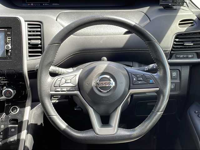 日産 セレナ ハイウェイスター プロパイロットED 沖縄県 2016(平28)年 8.4万km アズライトブルー 純正ナビ・TV・Bluetooth・CD・DVD/バックカメラ/フリップダウンモニター/両側パワースライドドア/ETC/コーナーセンサー/オートライト/衝突軽減システム/プロパイロット/レーンキープアシスト/LEDヘッドライト/レーンキープアシスト