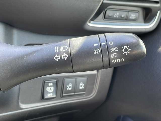 日産 セレナ ハイウェイスター プロパイロットED 沖縄県 2016(平28)年 8.4万km アズライトブルー 純正ナビ・TV・Bluetooth・CD・DVD/バックカメラ/フリップダウンモニター/両側パワースライドドア/ETC/コーナーセンサー/オートライト/衝突軽減システム/プロパイロット/レーンキープアシスト/LEDヘッドライト/レーンキープアシスト