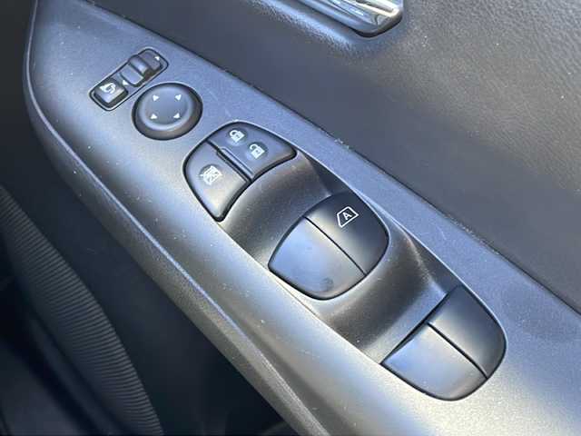 日産 セレナ ハイウェイスター プロパイロットED 沖縄県 2016(平28)年 8.4万km アズライトブルー 純正ナビ・TV・Bluetooth・CD・DVD/バックカメラ/フリップダウンモニター/両側パワースライドドア/ETC/コーナーセンサー/オートライト/衝突軽減システム/プロパイロット/レーンキープアシスト/LEDヘッドライト/レーンキープアシスト