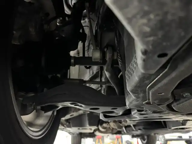 トヨタ ヴォクシー S－Z 三重県 2024(令6)年 1.6万km ホワイトパールクリスタルシャイン ガソリン/FF/MTモード付インパネCVT/10.5インチディスプレイオーディオPlus＋ナビ/（CD/DVD/USB/iPod/Bluetooth/TV/CarPlay/AndroidAuto）/純正 14インチOLED 後席ディスプレイ V14T-R72R/バックガイドモニター/ドライブレコーダー前後（デジタルインナーミラー内蔵）/ETC2.0/モデリスタエアロ（F/S/R下）/両側ハンズフリーパワースライドドア/Toyota Safety Sense/●プリクラッシュセーフティ/●レーンディパーチャーアラート/●レーダークルコン/●オートハイビーム/●ロードサインアシスト/●プロアクティブドライビングアシスト/●発進遅れ告知機能/・パーキングサポートブレーキ（静止物）/など/装備/*快適利便パッケージ（High）/●快適温熱シート（D/N/2nd）/●ステアリングヒーター/●パワーバックドア/●2ndシートオットマン/・デジタルインナーミラー（前後ドラレコ内蔵）/・オートライト/・LEDヘッドランプ/・左右＋後席独立オートエアコン/・ステアリングスイッチ/・電子パーキングブレーキ＆ブレーキホールド/・保/取/マルチ取/・純正17inAW/など/*…メーカーOP