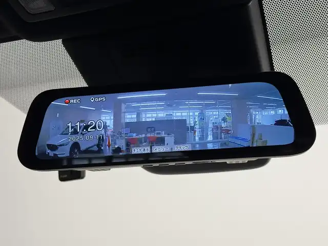 トヨタ ヴォクシー S－Z 三重県 2024(令6)年 1.6万km ホワイトパールクリスタルシャイン ガソリン/FF/MTモード付インパネCVT/10.5インチディスプレイオーディオPlus＋ナビ/（CD/DVD/USB/iPod/Bluetooth/TV/CarPlay/AndroidAuto）/純正 14インチOLED 後席ディスプレイ V14T-R72R/バックガイドモニター/ドライブレコーダー前後（デジタルインナーミラー内蔵）/ETC2.0/モデリスタエアロ（F/S/R下）/両側ハンズフリーパワースライドドア/Toyota Safety Sense/●プリクラッシュセーフティ/●レーンディパーチャーアラート/●レーダークルコン/●オートハイビーム/●ロードサインアシスト/●プロアクティブドライビングアシスト/●発進遅れ告知機能/・パーキングサポートブレーキ（静止物）/など/装備/*快適利便パッケージ（High）/●快適温熱シート（D/N/2nd）/●ステアリングヒーター/●パワーバックドア/●2ndシートオットマン/・デジタルインナーミラー（前後ドラレコ内蔵）/・オートライト/・LEDヘッドランプ/・左右＋後席独立オートエアコン/・ステアリングスイッチ/・電子パーキングブレーキ＆ブレーキホールド/・保/取/マルチ取/・純正17inAW/など/*…メーカーOP