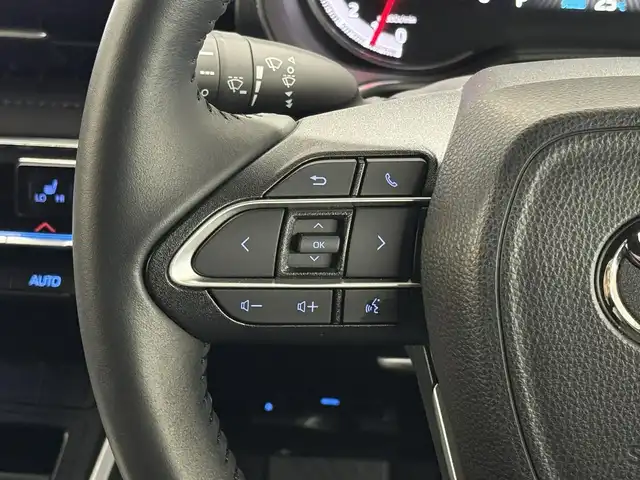 トヨタ ヴォクシー S－Z 三重県 2024(令6)年 1.6万km ホワイトパールクリスタルシャイン ガソリン/FF/MTモード付インパネCVT/10.5インチディスプレイオーディオPlus＋ナビ/（CD/DVD/USB/iPod/Bluetooth/TV/CarPlay/AndroidAuto）/純正 14インチOLED 後席ディスプレイ V14T-R72R/バックガイドモニター/ドライブレコーダー前後（デジタルインナーミラー内蔵）/ETC2.0/モデリスタエアロ（F/S/R下）/両側ハンズフリーパワースライドドア/Toyota Safety Sense/●プリクラッシュセーフティ/●レーンディパーチャーアラート/●レーダークルコン/●オートハイビーム/●ロードサインアシスト/●プロアクティブドライビングアシスト/●発進遅れ告知機能/・パーキングサポートブレーキ（静止物）/など/装備/*快適利便パッケージ（High）/●快適温熱シート（D/N/2nd）/●ステアリングヒーター/●パワーバックドア/●2ndシートオットマン/・デジタルインナーミラー（前後ドラレコ内蔵）/・オートライト/・LEDヘッドランプ/・左右＋後席独立オートエアコン/・ステアリングスイッチ/・電子パーキングブレーキ＆ブレーキホールド/・保/取/マルチ取/・純正17inAW/など/*…メーカーOP