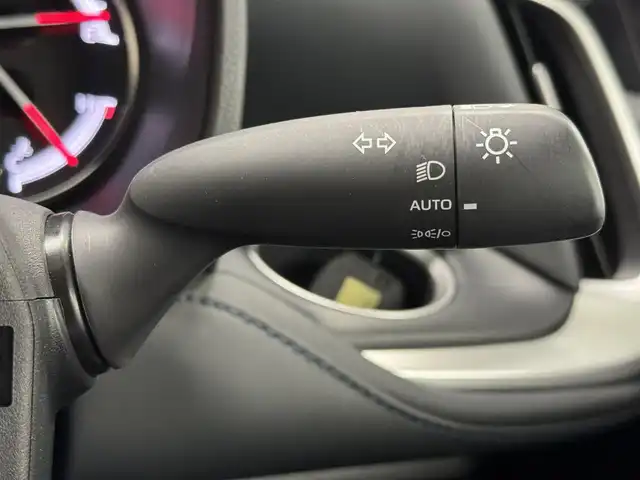 トヨタ ヴォクシー S－Z 三重県 2024(令6)年 1.6万km ホワイトパールクリスタルシャイン ガソリン/FF/MTモード付インパネCVT/10.5インチディスプレイオーディオPlus＋ナビ/（CD/DVD/USB/iPod/Bluetooth/TV/CarPlay/AndroidAuto）/純正 14インチOLED 後席ディスプレイ V14T-R72R/バックガイドモニター/ドライブレコーダー前後（デジタルインナーミラー内蔵）/ETC2.0/モデリスタエアロ（F/S/R下）/両側ハンズフリーパワースライドドア/Toyota Safety Sense/●プリクラッシュセーフティ/●レーンディパーチャーアラート/●レーダークルコン/●オートハイビーム/●ロードサインアシスト/●プロアクティブドライビングアシスト/●発進遅れ告知機能/・パーキングサポートブレーキ（静止物）/など/装備/*快適利便パッケージ（High）/●快適温熱シート（D/N/2nd）/●ステアリングヒーター/●パワーバックドア/●2ndシートオットマン/・デジタルインナーミラー（前後ドラレコ内蔵）/・オートライト/・LEDヘッドランプ/・左右＋後席独立オートエアコン/・ステアリングスイッチ/・電子パーキングブレーキ＆ブレーキホールド/・保/取/マルチ取/・純正17inAW/など/*…メーカーOP