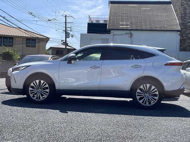 トヨタ ハリアー Z 大阪府 2020(令2)年 0.9万km ホワイトパールクリスタルシャイン ワンオーナー/ビルトインETC2.0/アラウンドビューモニター/デジタルインナーミラー/Rクルーズコントロール/パワーシート/パワーバックドア/純正ナビ/-フルセグ/AM/FM/Bluetooth/コーナーセンサー/ドライブレコーダー/イモビライザー/純正マット/電格ミラー