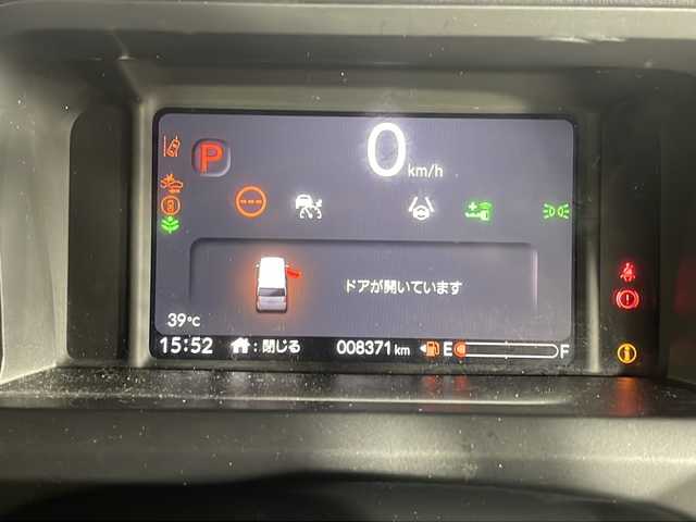 ホンダ Ｎ ＢＯＸ カスタム ターボ 沖縄県 2024(令6)年 0.9万km メテオロイドグレーメタリック 禁煙車/県外仕入れ/純正９インチナビ/【CD/DVD/フルセグTV/BT】/バックカメラ/ETC/両側パワースライドドア/純正サンシェード/横滑り防止装置/衝突被害軽減システム/USBポート/パドルシフト/電子パーキング/ハーフレザーシート/スマートキー