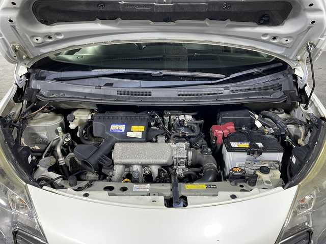 日産 ノート X DIG－S 沖縄県 2015(平27)年 10.1万km ブリリアントホワイトパール 禁煙車/衝突軽減ブレーキ/車線逸脱警報/純正ナビMM114D-W/AM/FM/CD/DVD/フルセグTV/USB/バックカメラ/ETC/純正15インチアルミホイール/純正フロアマット/ABS/レザー調シートカバー/スマートキー/スペアキー有/保証書/取扱説明書