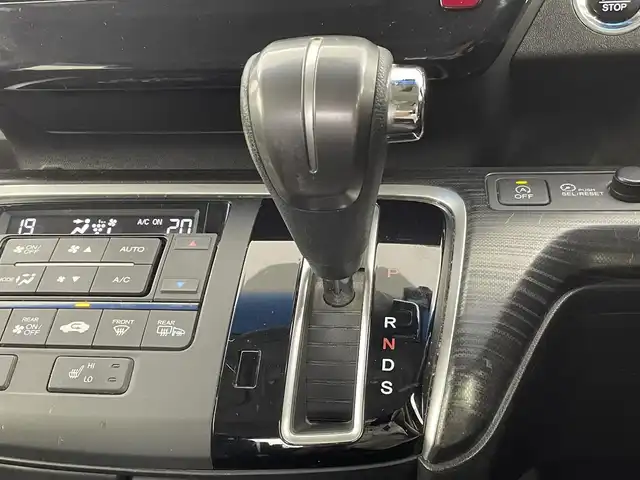 ホンダ ステップワゴン スパーダ クルスピセンシング 群馬県 2016(平28)年 6.1万km ホワイトオーキッドパール 純正7インチナビ（CD/DVD/BT/SD/フルセグ）/ホンダセンシング/両側パワースライドドア/アイドリングストップ/オートライト/前ドライブレコーダー