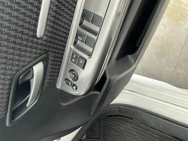 ホンダ ステップワゴン スパーダ クルスピセンシング 群馬県 2016(平28)年 6.1万km ホワイトオーキッドパール 純正7インチナビ（CD/DVD/BT/SD/フルセグ）/ホンダセンシング/両側パワースライドドア/アイドリングストップ/オートライト/前ドライブレコーダー