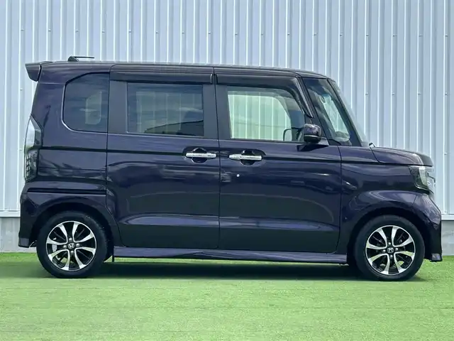ホンダ Ｎ ＢＯＸ カスタム G EX ホンダセンシング 香川県 2019(令1)年 6万km プレミアムベルベットパープル・パール 1オーナー/SDナビ【CN-RE050】/(Bluetooth/フルセグTV/DVD/MSV)/バックカメラ/ホンダセンシング/・衝突軽減ブレーキ/・車線維持支援システム/・アダプティブクルーズコントロール/・誤発進防止装置/シーケンシャルウィンカー/両側電動スライドドア/前後ドライブレコーダー/ビルトインETC/LEDヘッドライト/LEDフォグライト/オートライト/ステアリングスイッチ/純正14インチアルミホイール/純正フロアマット/後席サンシェード/取扱説明書/新車保証書
