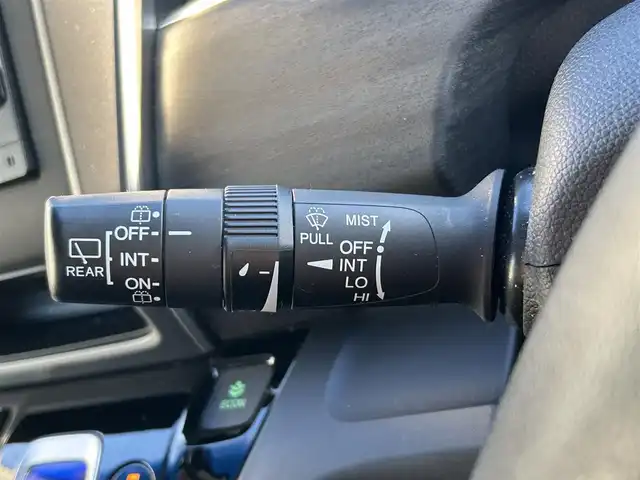 ホンダ フリード ハイブリット EX 愛知県 2017(平29)年 10.2万km ホワイトオーキッドパール ホンダセンシング/　・衝突軽減ブレーキ/　・誤発進抑制機能/　・アダプティブクルーズコントロール/　・車線維持システム/両側パワースライド/純正HDDナビ/　・フルセグTV/　・Bluetootｈ/　・CD/DVD/　・AM/FM/　・iPod/純正フロアマット/純正15インチAW/ハーフレザーシート/シートヒーター（前席）/LEDヘッドライト/オートライト/ビルトインETC/スマートキー