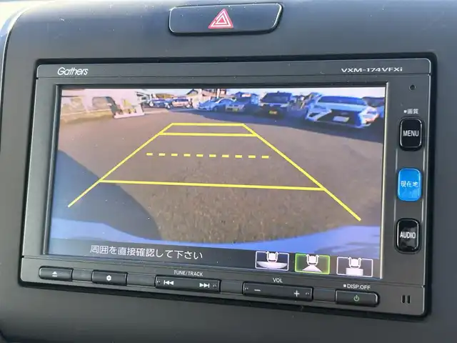 ホンダ フリード ハイブリット EX 愛知県 2017(平29)年 10.2万km ホワイトオーキッドパール ホンダセンシング/　・衝突軽減ブレーキ/　・誤発進抑制機能/　・アダプティブクルーズコントロール/　・車線維持システム/両側パワースライド/純正HDDナビ/　・フルセグTV/　・Bluetootｈ/　・CD/DVD/　・AM/FM/　・iPod/純正フロアマット/純正15インチAW/ハーフレザーシート/シートヒーター（前席）/LEDヘッドライト/オートライト/ビルトインETC/スマートキー