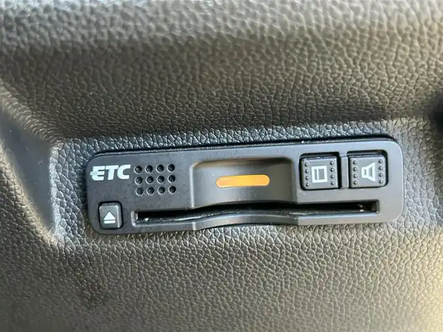 ホンダ フリード ハイブリット EX 愛知県 2017(平29)年 10.2万km ホワイトオーキッドパール ホンダセンシング/　・衝突軽減ブレーキ/　・誤発進抑制機能/　・アダプティブクルーズコントロール/　・車線維持システム/両側パワースライド/純正HDDナビ/　・フルセグTV/　・Bluetootｈ/　・CD/DVD/　・AM/FM/　・iPod/純正フロアマット/純正15インチAW/ハーフレザーシート/シートヒーター（前席）/LEDヘッドライト/オートライト/ビルトインETC/スマートキー