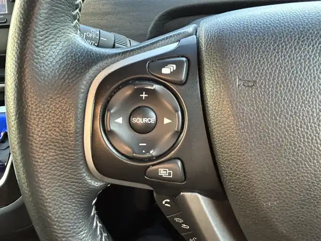 ホンダ フリード ハイブリット EX 愛知県 2017(平29)年 10.2万km ホワイトオーキッドパール ホンダセンシング/　・衝突軽減ブレーキ/　・誤発進抑制機能/　・アダプティブクルーズコントロール/　・車線維持システム/両側パワースライド/純正HDDナビ/　・フルセグTV/　・Bluetootｈ/　・CD/DVD/　・AM/FM/　・iPod/純正フロアマット/純正15インチAW/ハーフレザーシート/シートヒーター（前席）/LEDヘッドライト/オートライト/ビルトインETC/スマートキー