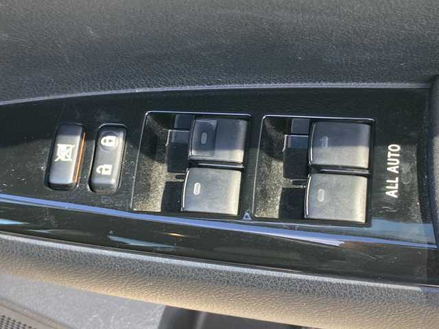 トヨタ カローラ フィールダー 1．5G ダブルバイビー 埼玉県 2015(平27)年 3.7万km ブラックマイカ ワンオーナー/ハーグレザーシート/純正メモリーナビ＆フルセグＴＶ/　（ＤＶＤ＆ＣＤ＆ＢＴ）/バックカメラ/前方ドライブレコーダー/ビルトインＥＴＣ（２.０）/衝突被害軽減システム/レーンキープアシスト/革巻きステアリング/純正１６inアルミホイール/オートハイビーム/ＬＥＤライト/フォグランプ /スマートキー/プッシュスタート/Ｗエアバッグ＆カーテンエアバッグ/横滑り防止装置/ＡＢＳ/ドアバイザー/フロアマット/新車保証書/取扱説明書/スマートスペアキー有