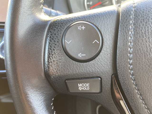 トヨタ カローラ フィールダー 1．5G ダブルバイビー 埼玉県 2015(平27)年 3.7万km ブラックマイカ ワンオーナー/ハーグレザーシート/純正メモリーナビ＆フルセグＴＶ/　（ＤＶＤ＆ＣＤ＆ＢＴ）/バックカメラ/前方ドライブレコーダー/ビルトインＥＴＣ（２.０）/衝突被害軽減システム/レーンキープアシスト/革巻きステアリング/純正１６inアルミホイール/オートハイビーム/ＬＥＤライト/フォグランプ /スマートキー/プッシュスタート/Ｗエアバッグ＆カーテンエアバッグ/横滑り防止装置/ＡＢＳ/ドアバイザー/フロアマット/新車保証書/取扱説明書/スマートスペアキー有