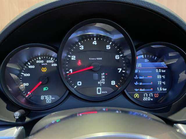 ポルシェ ７１８ボクスター 愛知県 2021(令3)年 0.9万km 黒 1オーナー/スポーツクロノパッケージ/スポーツエキゾースト/純正ナビ/バックカメラ/Bluetooth /黒ハーフレザーシート /純正18インチアルミ /カラークレスト /赤幌 /ETC /アイドリングストップ /HIDヘッドライト/オートライト