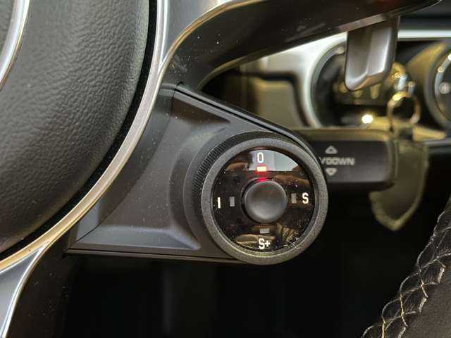 ポルシェ ７１８ボクスター 愛知県 2021(令3)年 0.9万km 黒 1オーナー/スポーツクロノパッケージ/スポーツエキゾースト/純正ナビ/バックカメラ/Bluetooth /黒ハーフレザーシート /純正18インチアルミ /カラークレスト /赤幌 /ETC /アイドリングストップ /HIDヘッドライト/オートライト