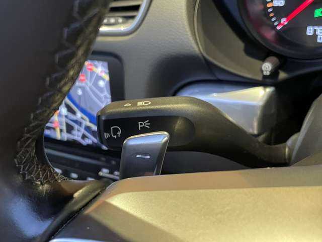 ポルシェ ７１８ボクスター 愛知県 2021(令3)年 0.9万km 黒 1オーナー/スポーツクロノパッケージ/スポーツエキゾースト/純正ナビ/バックカメラ/Bluetooth /黒ハーフレザーシート /純正18インチアルミ /カラークレスト /赤幌 /ETC /アイドリングストップ /HIDヘッドライト/オートライト