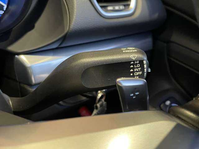 ポルシェ ７１８ボクスター 愛知県 2021(令3)年 0.9万km 黒 1オーナー/スポーツクロノパッケージ/スポーツエキゾースト/純正ナビ/バックカメラ/Bluetooth /黒ハーフレザーシート /純正18インチアルミ /カラークレスト /赤幌 /ETC /アイドリングストップ /HIDヘッドライト/オートライト