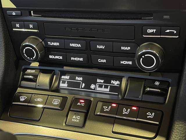 ポルシェ ７１８ボクスター 愛知県 2021(令3)年 0.9万km 黒 1オーナー/スポーツクロノパッケージ/スポーツエキゾースト/純正ナビ/バックカメラ/Bluetooth /黒ハーフレザーシート /純正18インチアルミ /カラークレスト /赤幌 /ETC /アイドリングストップ /HIDヘッドライト/オートライト