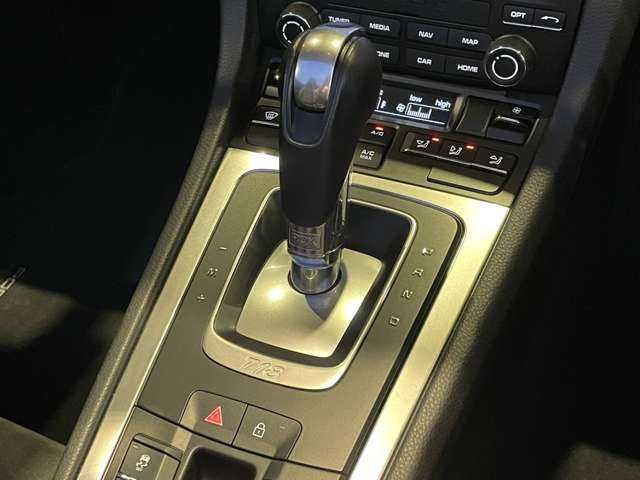 ポルシェ ７１８ボクスター 愛知県 2021(令3)年 0.9万km 黒 1オーナー/スポーツクロノパッケージ/スポーツエキゾースト/純正ナビ/バックカメラ/Bluetooth /黒ハーフレザーシート /純正18インチアルミ /カラークレスト /赤幌 /ETC /アイドリングストップ /HIDヘッドライト/オートライト