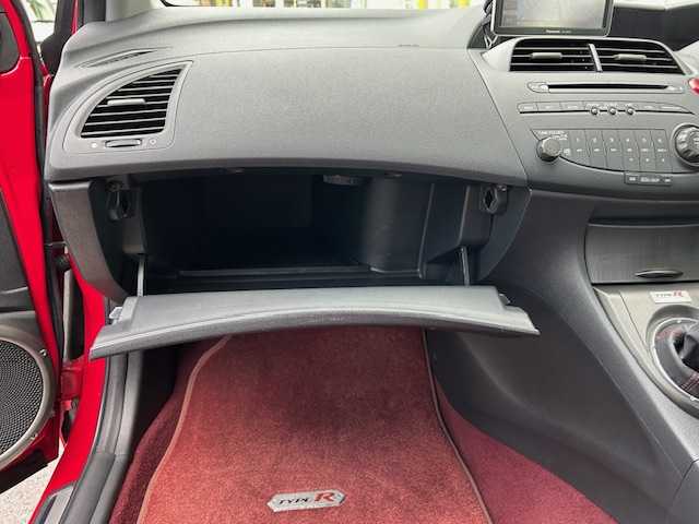 ホンダ シビック タイプR ユーロ 東京都 2010(平22)年 4.9万km ミラノレッド 6MT/社外ナビ/バックカメラ/アルカンターラバケットシート（黒/赤）/HIDヘッドランプ/レッドスティッチ革巻きステアリングホイール/アルミ製球形シフトノブ/メタル製スポーツペダル/オートエアコン/「TYPER EURO」エンブレム/ETC/電動格納ミラー/ミラーヒーター/ドライブレコーダー（前方）/パワステ/パワーウィンドウ/シガーソケット/スペアキー/記録簿 H23～H28、H31~R7/保証書＆取扱説明書