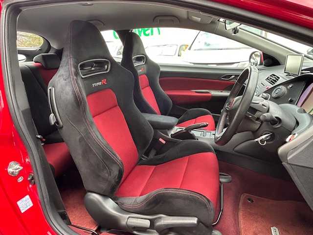 ホンダ シビック タイプR ユーロ 東京都 2010(平22)年 4.9万km ミラノレッド 6MT/社外ナビ/バックカメラ/アルカンターラバケットシート（黒/赤）/HIDヘッドランプ/レッドスティッチ革巻きステアリングホイール/アルミ製球形シフトノブ/メタル製スポーツペダル/オートエアコン/「TYPER EURO」エンブレム/ETC/電動格納ミラー/ミラーヒーター/ドライブレコーダー（前方）/パワステ/パワーウィンドウ/シガーソケット/スペアキー/記録簿 H23～H28、H31~R7/保証書＆取扱説明書