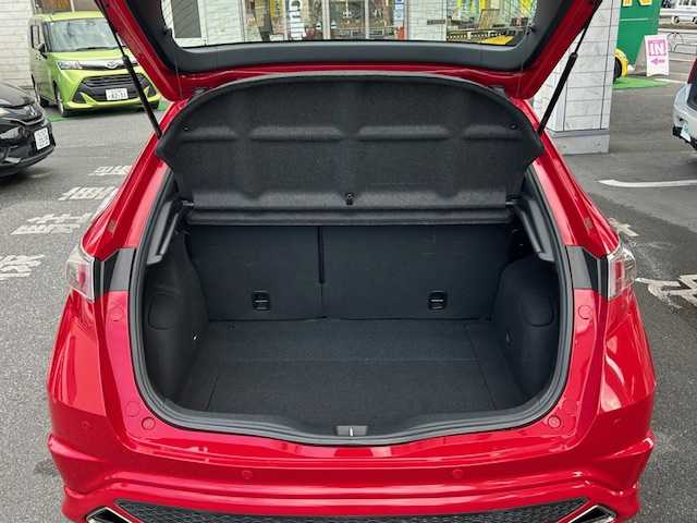 ホンダ シビック タイプR ユーロ 東京都 2010(平22)年 4.9万km ミラノレッド 6MT/社外ナビ/バックカメラ/アルカンターラバケットシート（黒/赤）/HIDヘッドランプ/レッドスティッチ革巻きステアリングホイール/アルミ製球形シフトノブ/メタル製スポーツペダル/オートエアコン/「TYPER EURO」エンブレム/ETC/電動格納ミラー/ミラーヒーター/ドライブレコーダー（前方）/パワステ/パワーウィンドウ/シガーソケット/スペアキー/記録簿 H23～H28、H31~R7/保証書＆取扱説明書