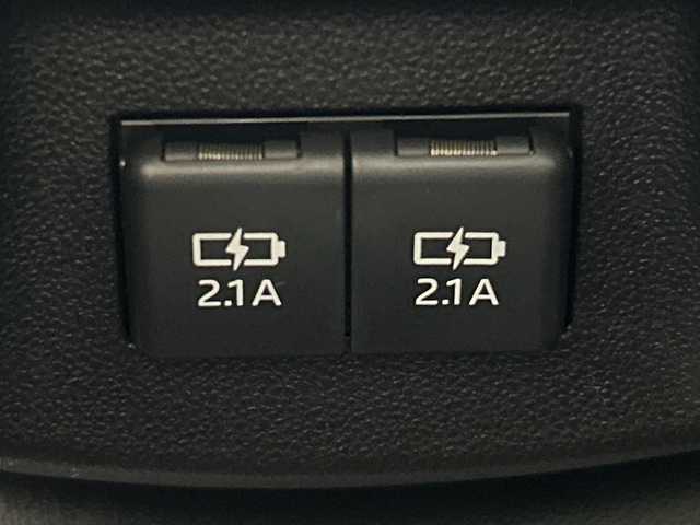 ダイハツ ロッキー プレミアム G HEV 神奈川県 2025(令7)年 0.1千km ブラックマイカメタリック/シャイニングホワイトパール 純正9インチスマホ連携ディスプレイオーディオ/パノラマモニターパック/フロント/サイド/バックカメラ/フルセグ　USB　HDMI　AppleCarPlay　Androidauto　/スマートアシスト/衝突回避支援ブレーキ機能/レーンキープコントロール/コーナーセンサー/衝突警報機能/ブレーキ制御付誤発進抑制機能/車線逸脱抑制制御機能/路側逸脱警報機能/ふらつき警報/先行車発進お知らせ/標識認識機能/アダブティブドライビングビーム/サイドビューランプ/全車速追従機能付アダブティブクルーズコントロール/コーナリングトレースアシスト/車両接近通報装置/合皮ファブリックコンビシート/前席シートヒーター/電動パーキングブレーキ/革巻きステアリング/プッシュスタート/スマートキー/LEDヘッドランプ/LEDイルミネーションランプ/LEDフロントフォグランプ/LEDリアフォグランプ/シーケンシャルターンランプ/純正17インチアルミホイール/純正リアスポイラー/取説　保証書　スペアキー