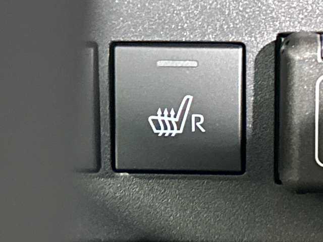 ダイハツ ロッキー プレミアム G HEV 神奈川県 2025(令7)年 0.1千km ブラックマイカメタリック/シャイニングホワイトパール 純正9インチスマホ連携ディスプレイオーディオ/パノラマモニターパック/フロント/サイド/バックカメラ/フルセグ　USB　HDMI　AppleCarPlay　Androidauto　/スマートアシスト/衝突回避支援ブレーキ機能/レーンキープコントロール/コーナーセンサー/衝突警報機能/ブレーキ制御付誤発進抑制機能/車線逸脱抑制制御機能/路側逸脱警報機能/ふらつき警報/先行車発進お知らせ/標識認識機能/アダブティブドライビングビーム/サイドビューランプ/全車速追従機能付アダブティブクルーズコントロール/コーナリングトレースアシスト/車両接近通報装置/合皮ファブリックコンビシート/前席シートヒーター/電動パーキングブレーキ/革巻きステアリング/プッシュスタート/スマートキー/LEDヘッドランプ/LEDイルミネーションランプ/LEDフロントフォグランプ/LEDリアフォグランプ/シーケンシャルターンランプ/純正17インチアルミホイール/純正リアスポイラー/取説　保証書　スペアキー