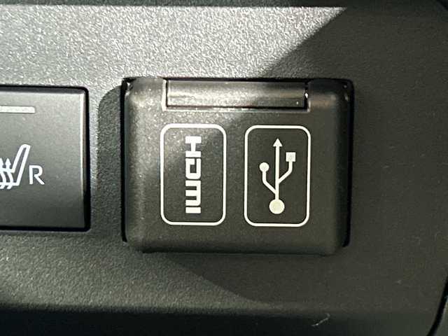 ダイハツ ロッキー プレミアム G HEV 神奈川県 2025(令7)年 0.1千km ブラックマイカメタリック/シャイニングホワイトパール 純正9インチスマホ連携ディスプレイオーディオ/パノラマモニターパック/フロント/サイド/バックカメラ/フルセグ　USB　HDMI　AppleCarPlay　Androidauto　/スマートアシスト/衝突回避支援ブレーキ機能/レーンキープコントロール/コーナーセンサー/衝突警報機能/ブレーキ制御付誤発進抑制機能/車線逸脱抑制制御機能/路側逸脱警報機能/ふらつき警報/先行車発進お知らせ/標識認識機能/アダブティブドライビングビーム/サイドビューランプ/全車速追従機能付アダブティブクルーズコントロール/コーナリングトレースアシスト/車両接近通報装置/合皮ファブリックコンビシート/前席シートヒーター/電動パーキングブレーキ/革巻きステアリング/プッシュスタート/スマートキー/LEDヘッドランプ/LEDイルミネーションランプ/LEDフロントフォグランプ/LEDリアフォグランプ/シーケンシャルターンランプ/純正17インチアルミホイール/純正リアスポイラー/取説　保証書　スペアキー