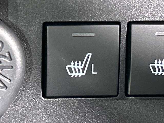 ダイハツ ロッキー プレミアム G HEV 神奈川県 2025(令7)年 0.1千km ブラックマイカメタリック/シャイニングホワイトパール 純正9インチスマホ連携ディスプレイオーディオ/パノラマモニターパック/フロント/サイド/バックカメラ/フルセグ　USB　HDMI　AppleCarPlay　Androidauto　/スマートアシスト/衝突回避支援ブレーキ機能/レーンキープコントロール/コーナーセンサー/衝突警報機能/ブレーキ制御付誤発進抑制機能/車線逸脱抑制制御機能/路側逸脱警報機能/ふらつき警報/先行車発進お知らせ/標識認識機能/アダブティブドライビングビーム/サイドビューランプ/全車速追従機能付アダブティブクルーズコントロール/コーナリングトレースアシスト/車両接近通報装置/合皮ファブリックコンビシート/前席シートヒーター/電動パーキングブレーキ/革巻きステアリング/プッシュスタート/スマートキー/LEDヘッドランプ/LEDイルミネーションランプ/LEDフロントフォグランプ/LEDリアフォグランプ/シーケンシャルターンランプ/純正17インチアルミホイール/純正リアスポイラー/取説　保証書　スペアキー